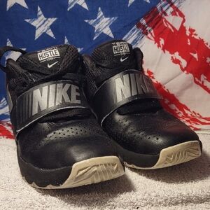 Nike Black Athletic Shoes with Silver Accents Sz.2.5Y